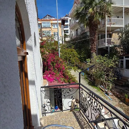 Gazde/Camere de închiriat Paydos